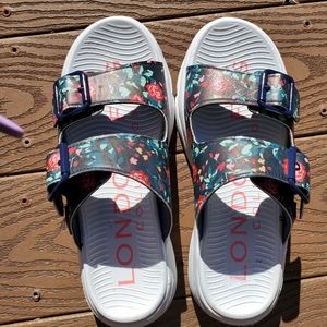 NWOT  London Fog Nasia Women's Sport Sandals